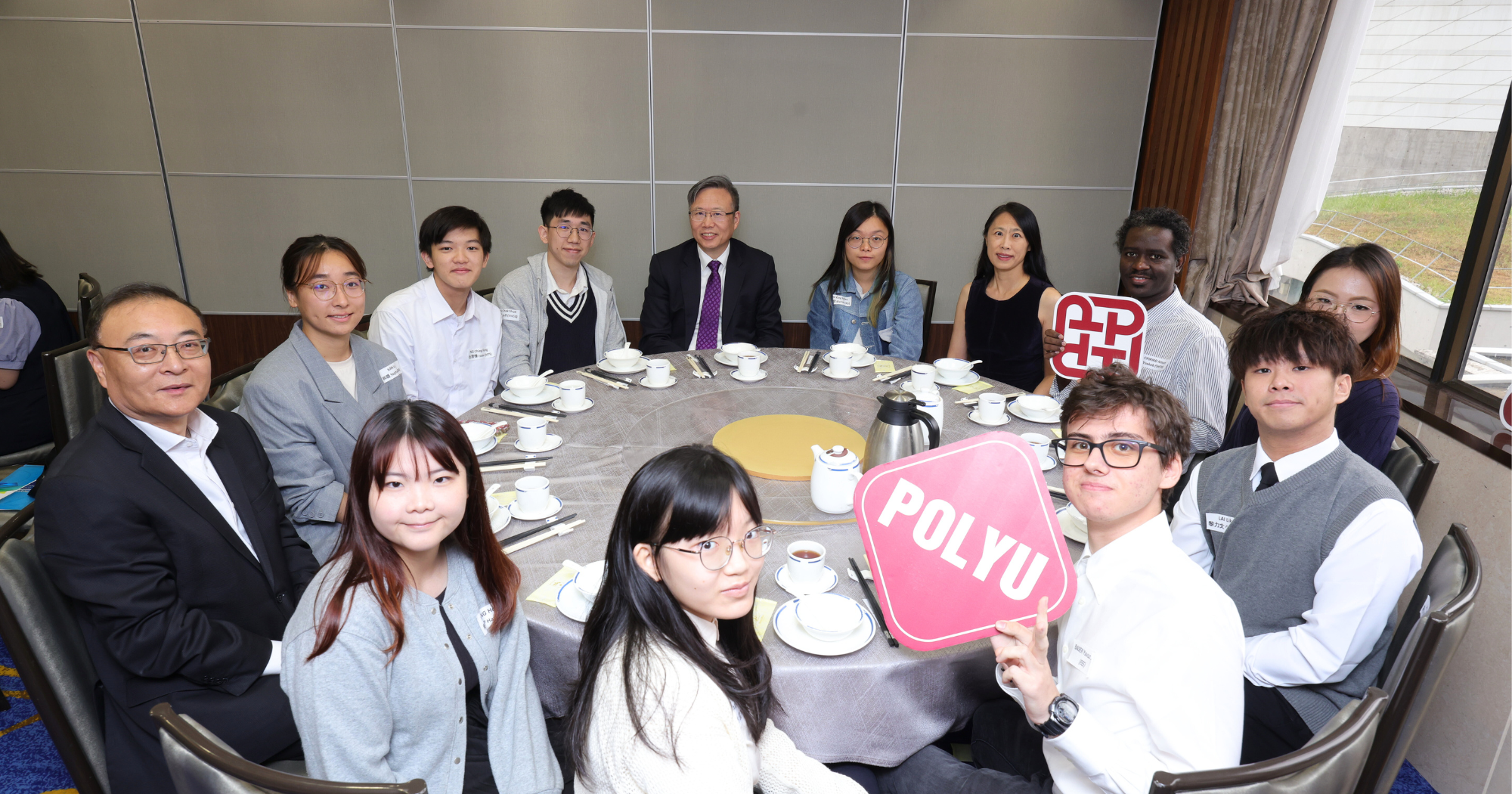 2000 px x 1050 px_image 3