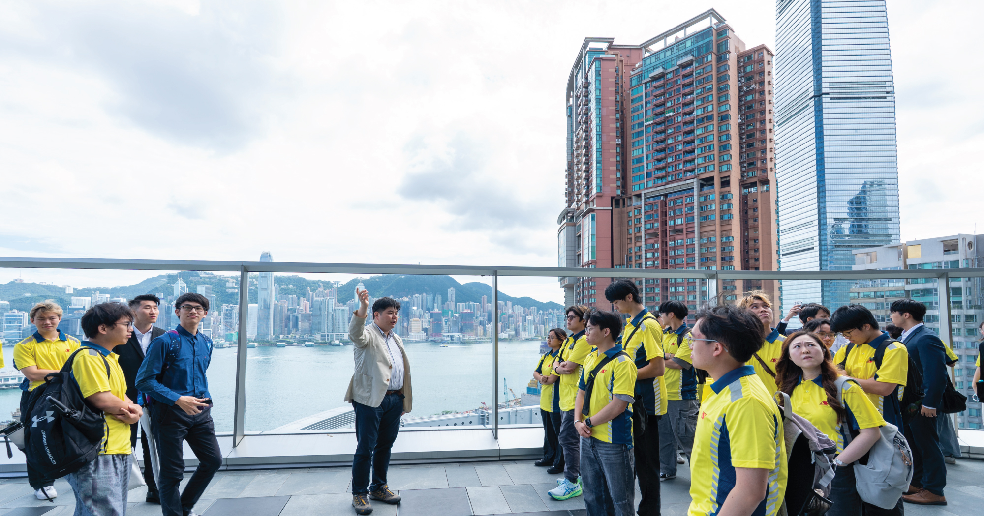 PolyU scholarship awardees and Sanfield trainees visit IGC