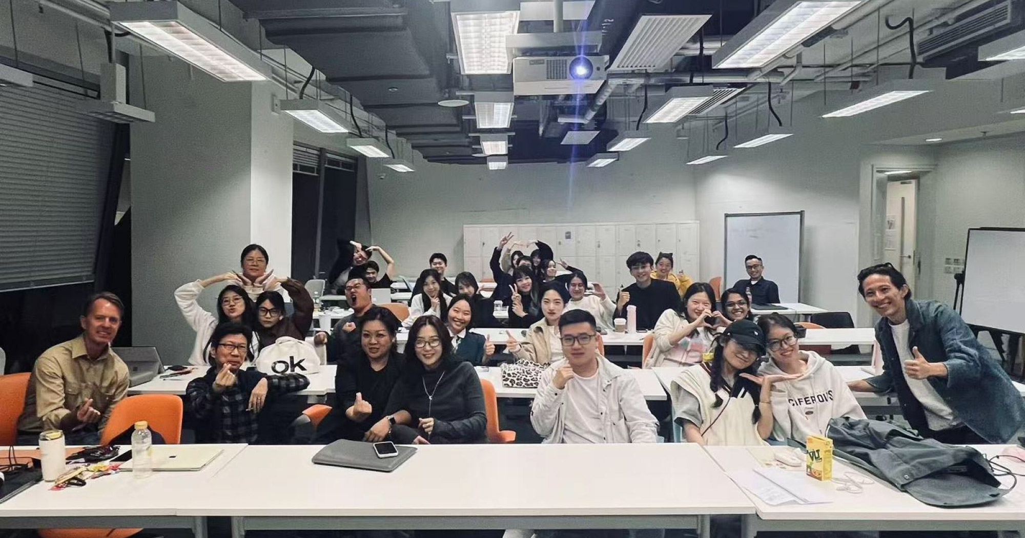 FIDLOCK class-photo-01