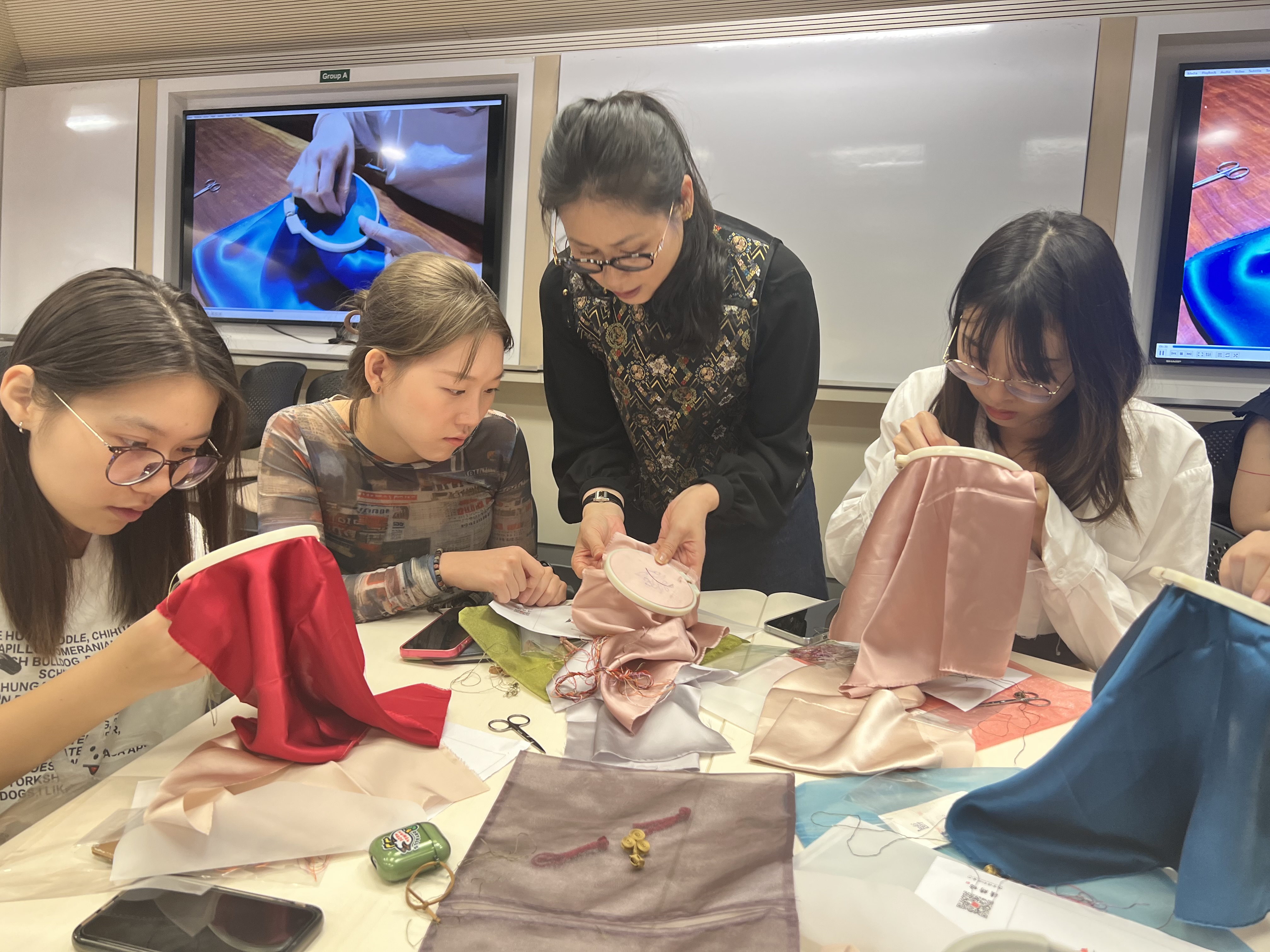 1028 Art on Fingers3