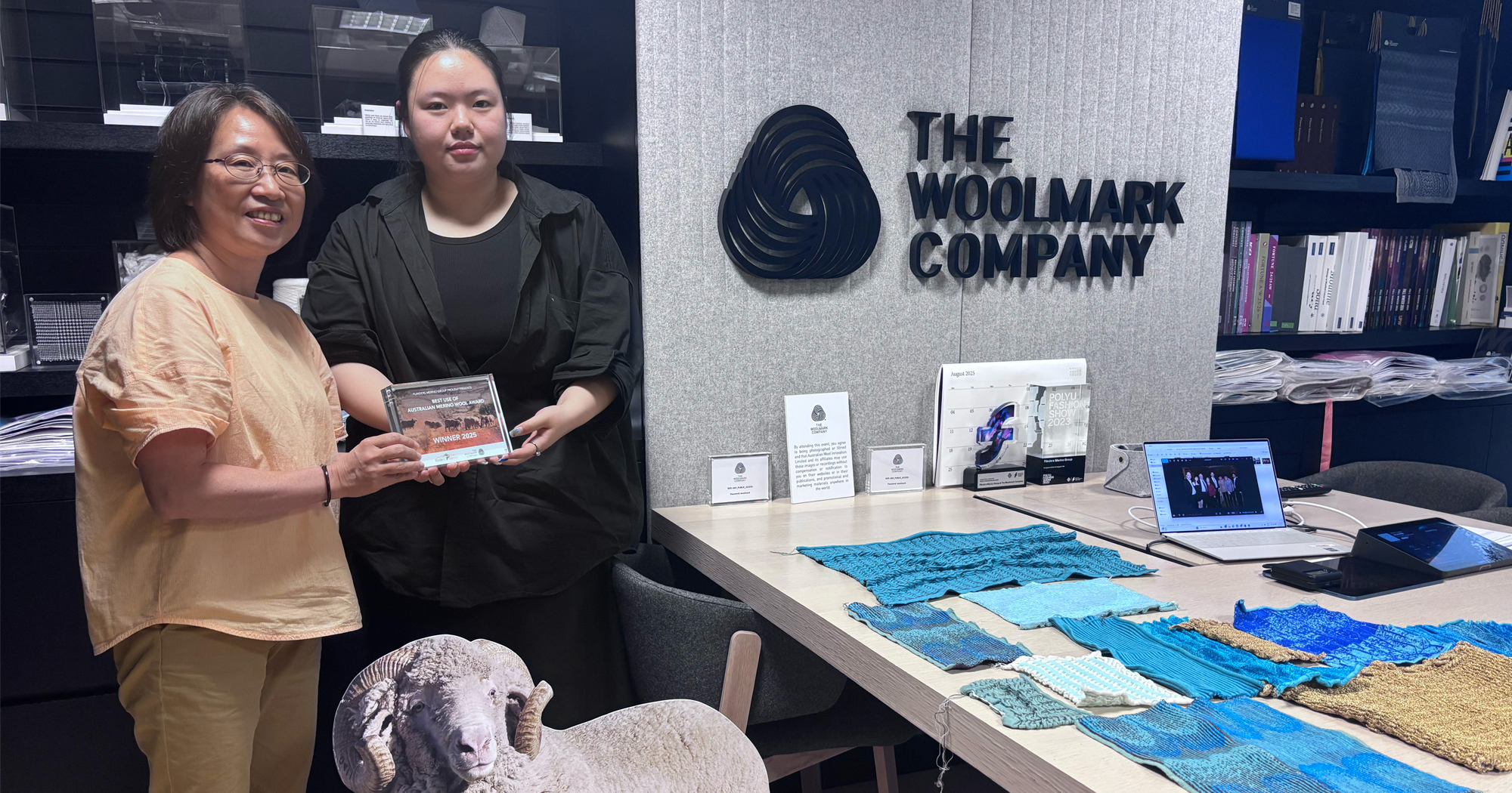 01_award presentation 2025_2000x1050px