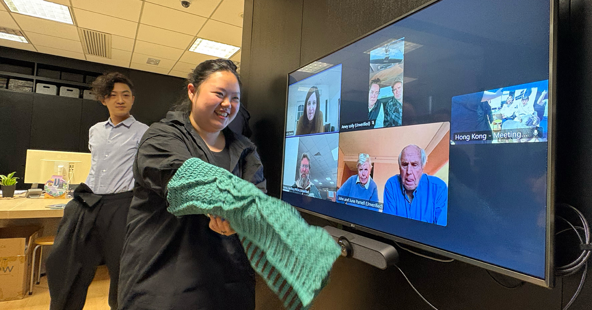 02_presenting swatches_2000x1050px