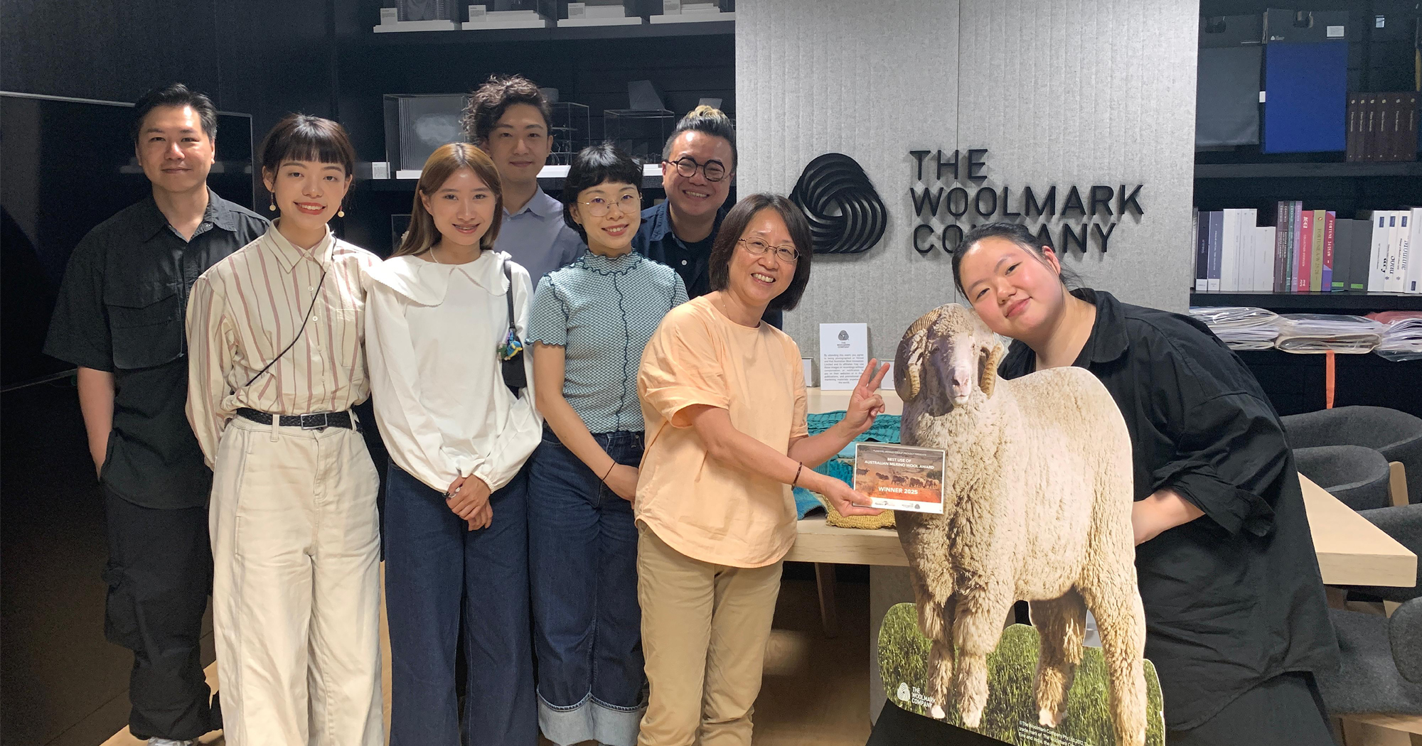 03_group photo with Ms Brenda Yang and awardees_2000X1050px