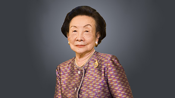 2018_Thanpuying_Chanut_581x325px