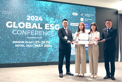 Mina Kang and Jasmine Poon