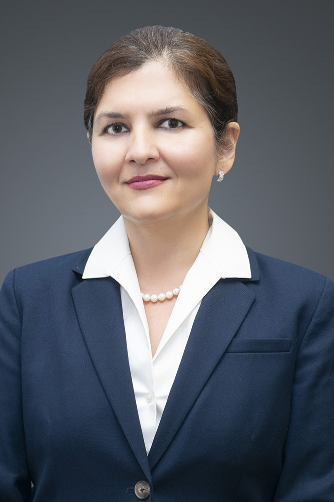 Dr Dori Davari