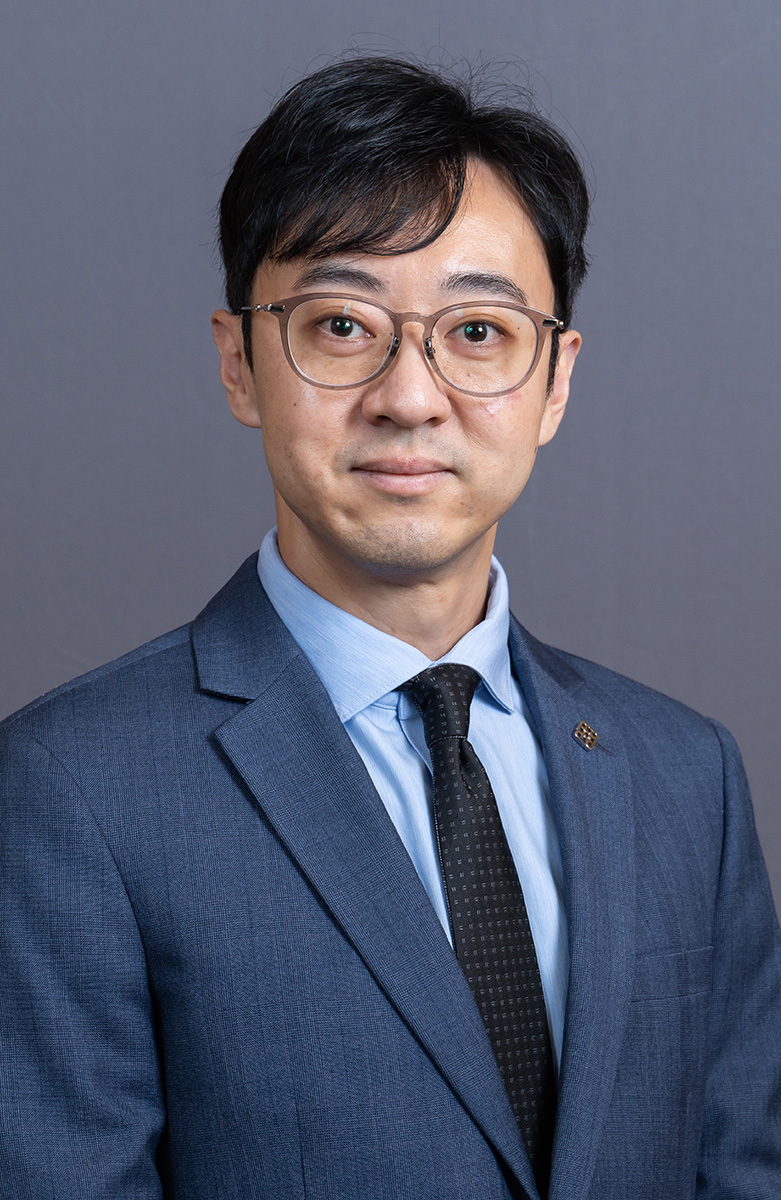 Prof. Vincent Tung