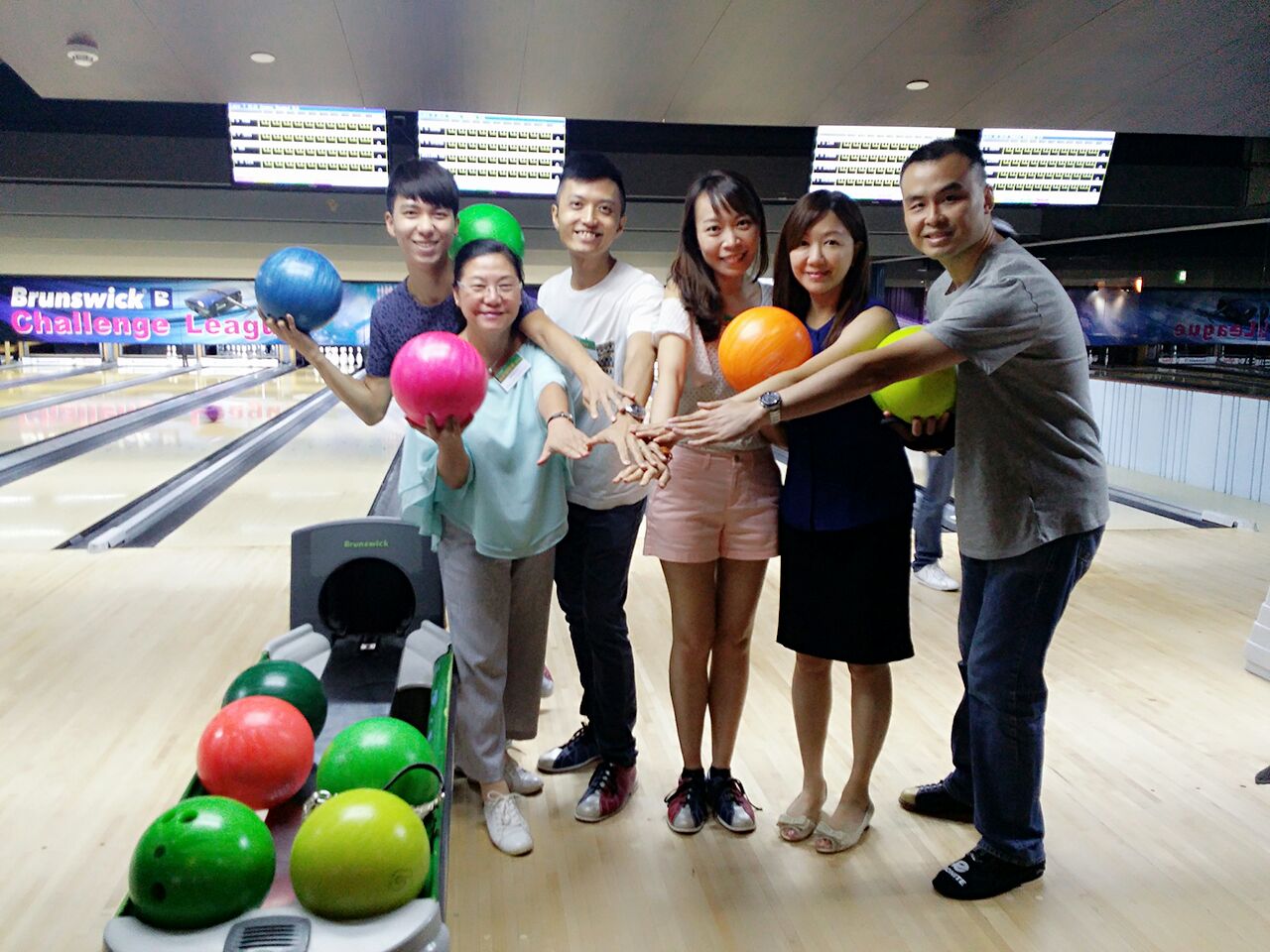 0807-organised-a-bowling-competition-02