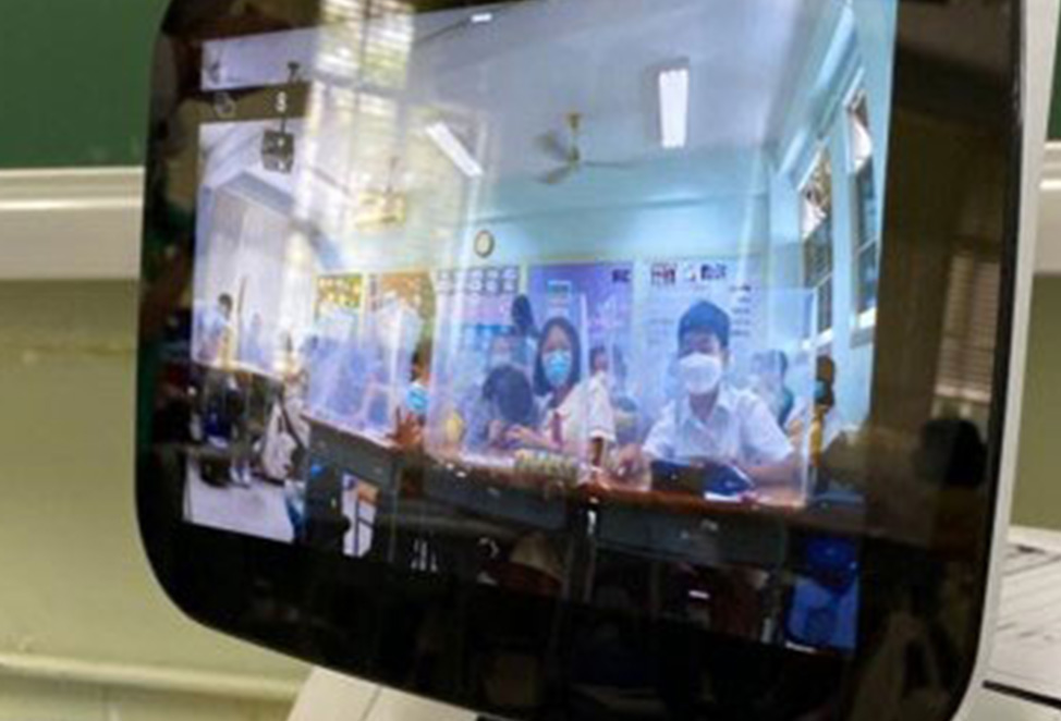 0901-1130-collaborative-care-in-school-health-and-safety-used-temi-robot-02