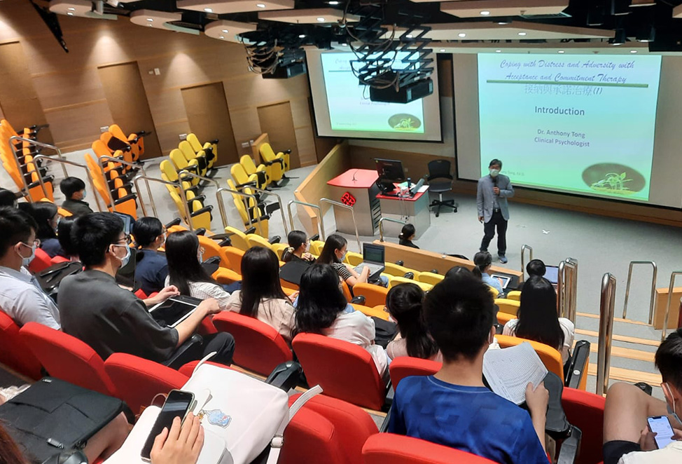 1028-understanding-acceptance-and-commitment-therapy-on-stress-reduction