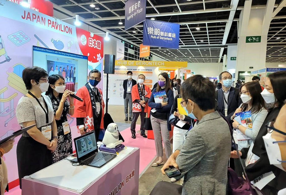 1102-05-the-blended-gaming-covid-19-training-system-bgcts-and-the-social-robots-01
