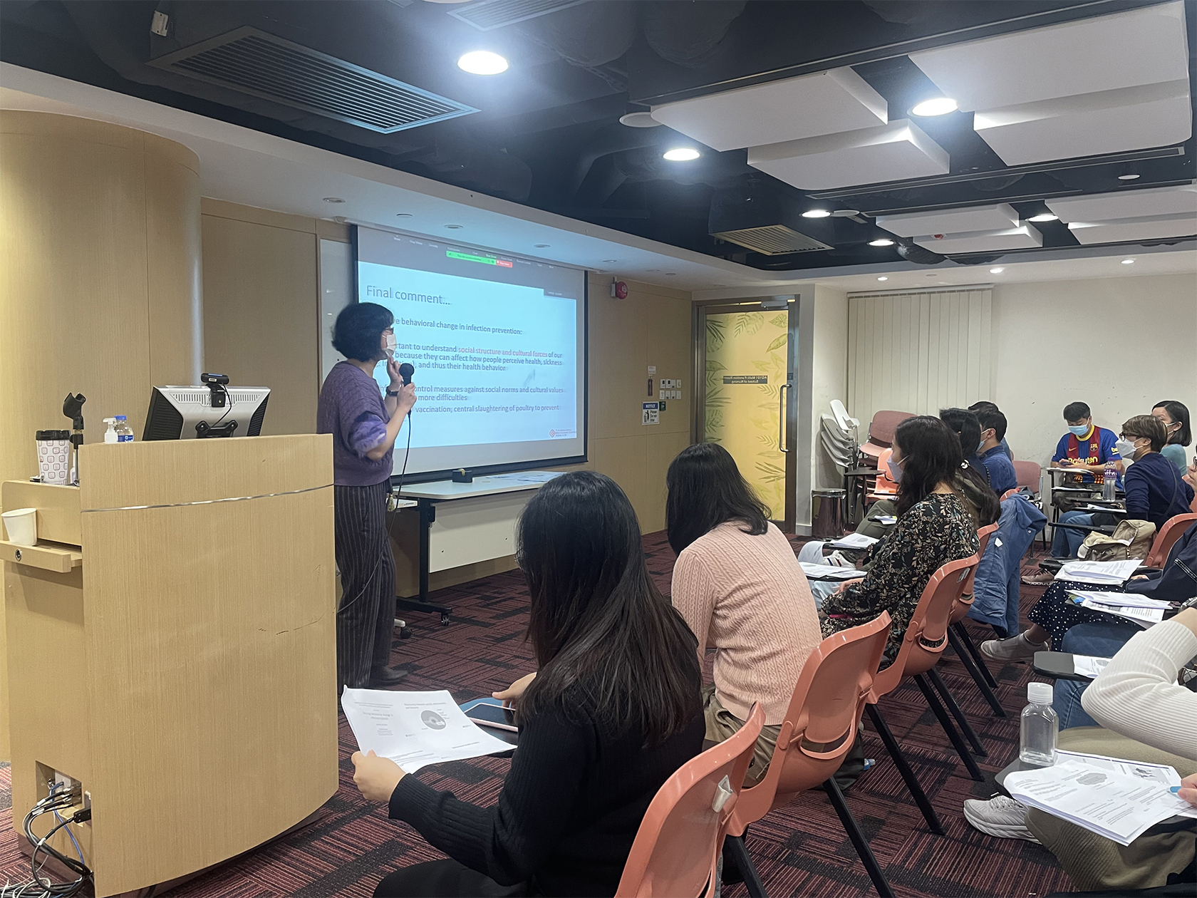 dr-judy-siu-delivering-a-lecture-in-march-2023