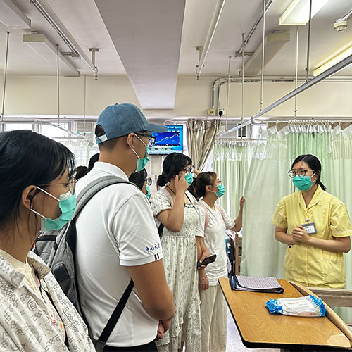 visiting-local-medical-institutions-hospital-and-elderly-house-01