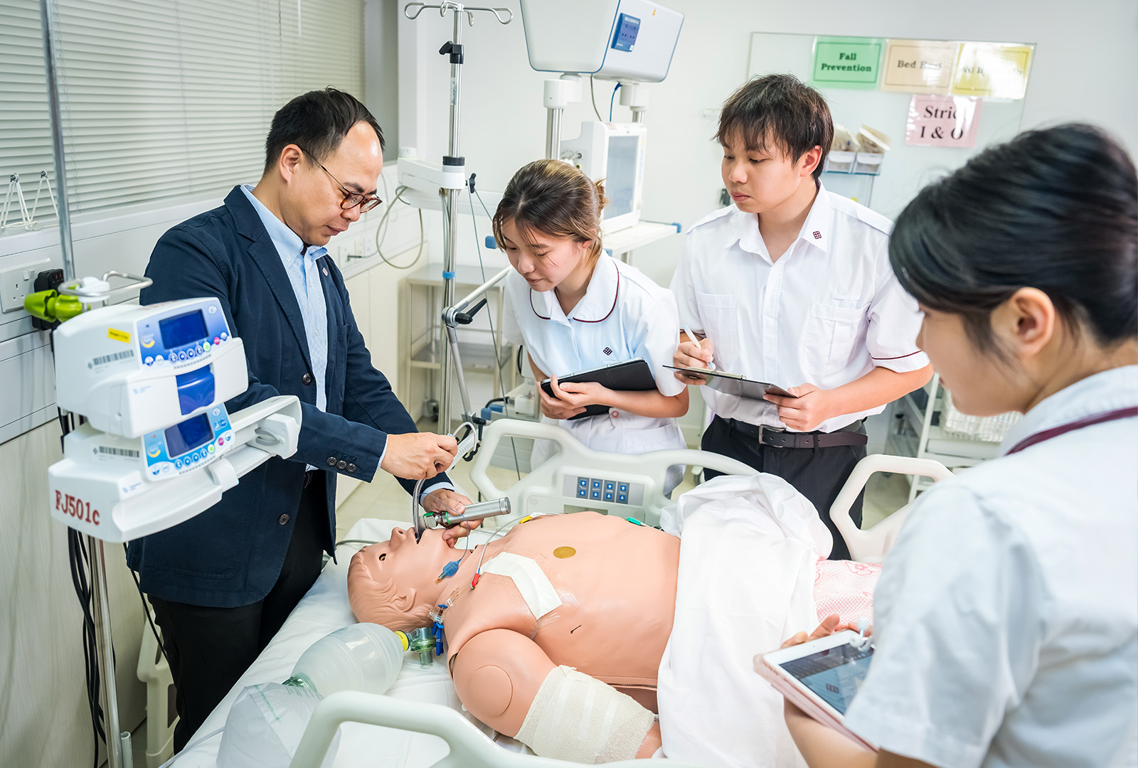 dorothy-wong-intersive-care-laboratory-02