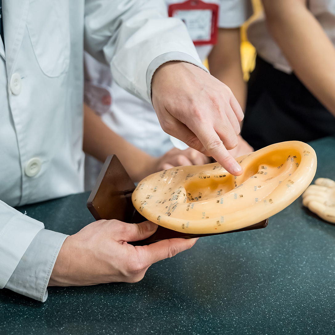 the-yuen-yuen-institute-chinese-medicinal-nursing-laboratory-07