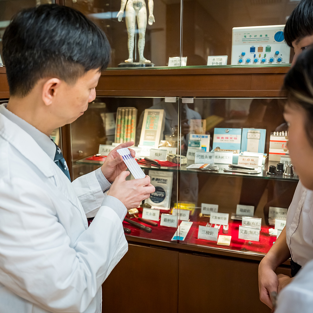 the-yuen-yuen-institute-chinese-medicinal-nursing-laboratory-08