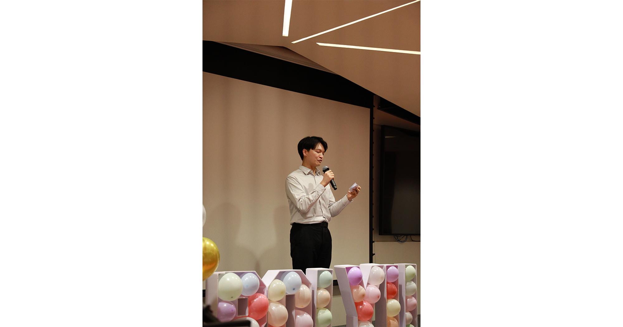A student representative expressed gratitude to the clinical supervisors for their dedication to supporting student learning.