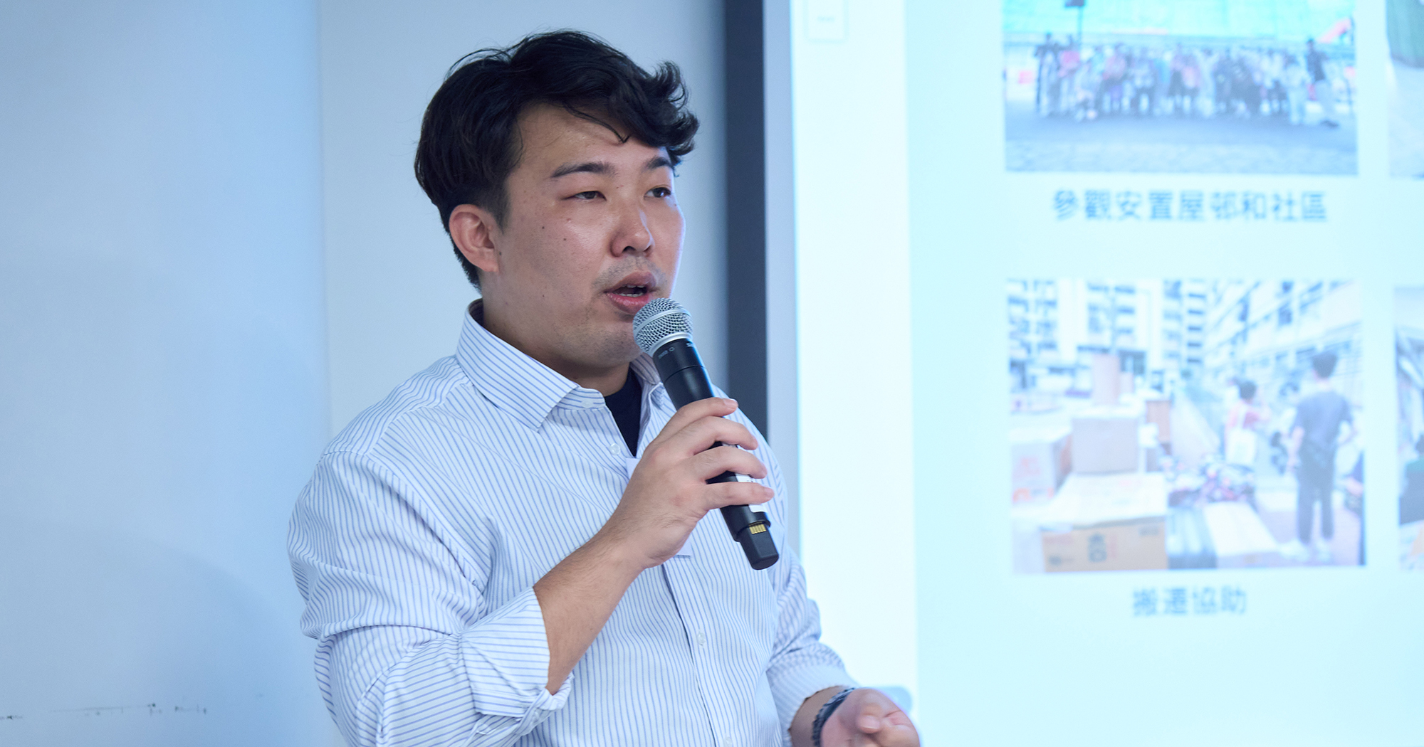Mr Li Yu-man, Korver Team Leader (Registered Social Worker), Pentecostal Church of Hong Kong, hared about the medical social collaboration experience in Choi Hung Estate Project.