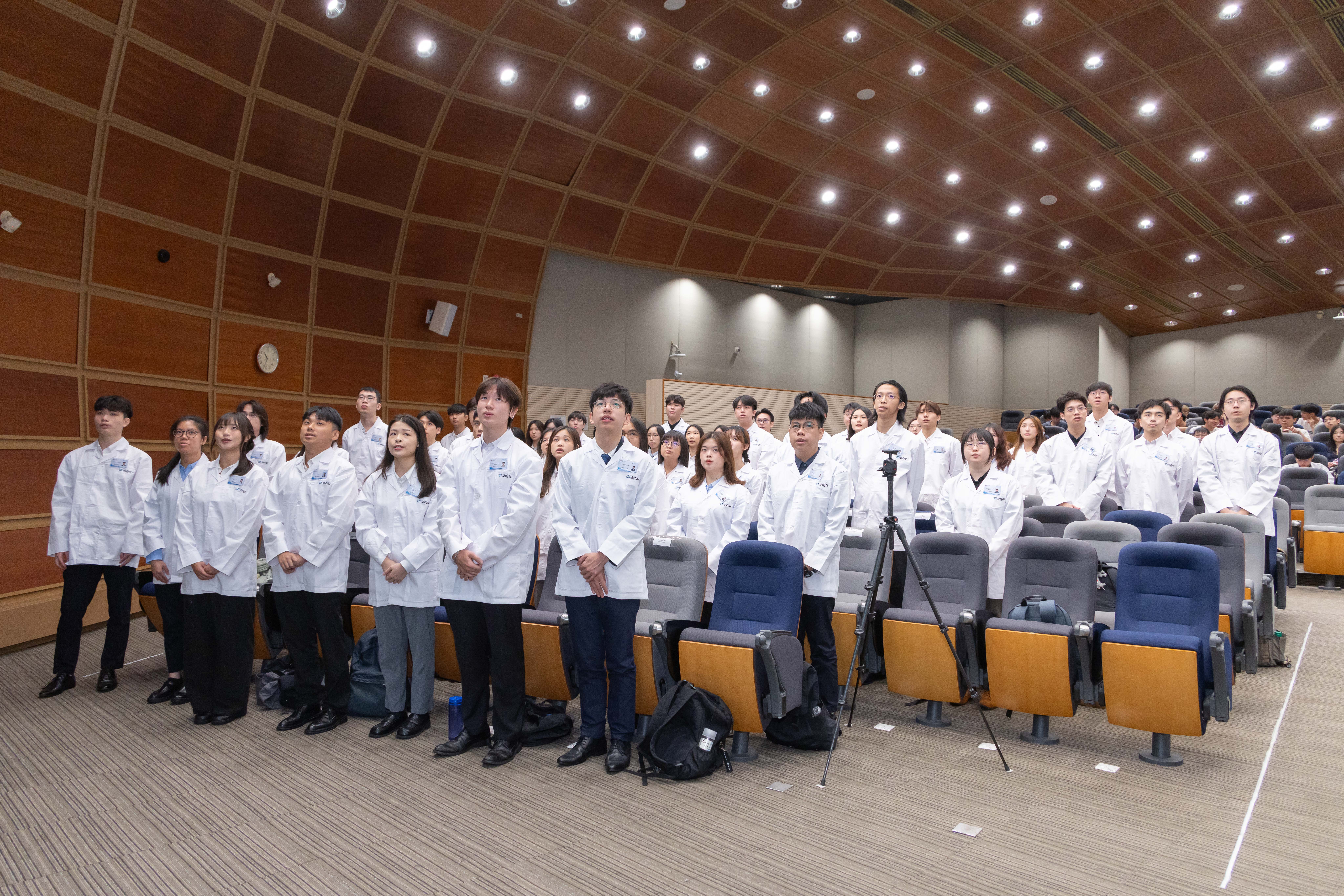 WhiteCoat2026_7548