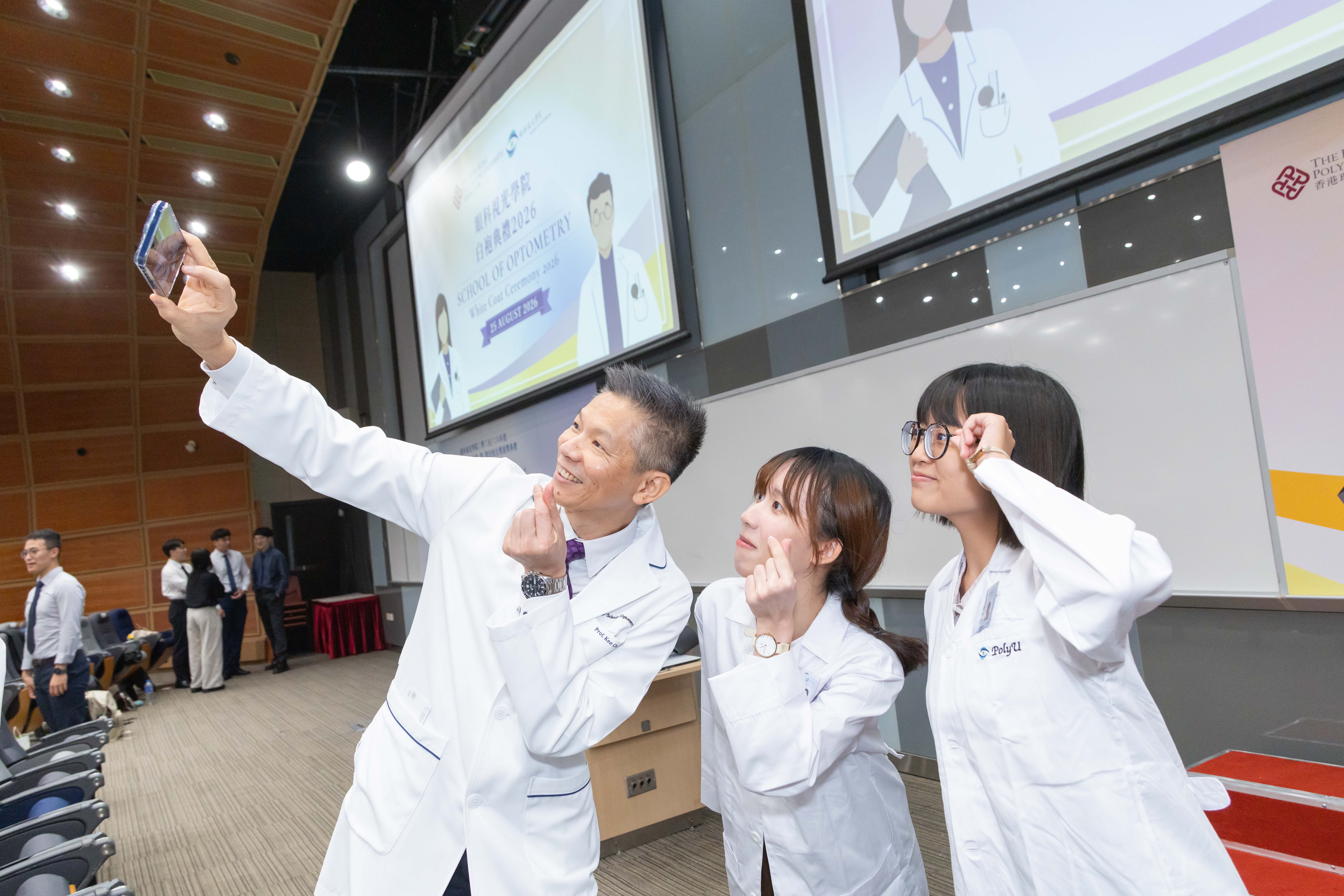 WhiteCoat2026_7594