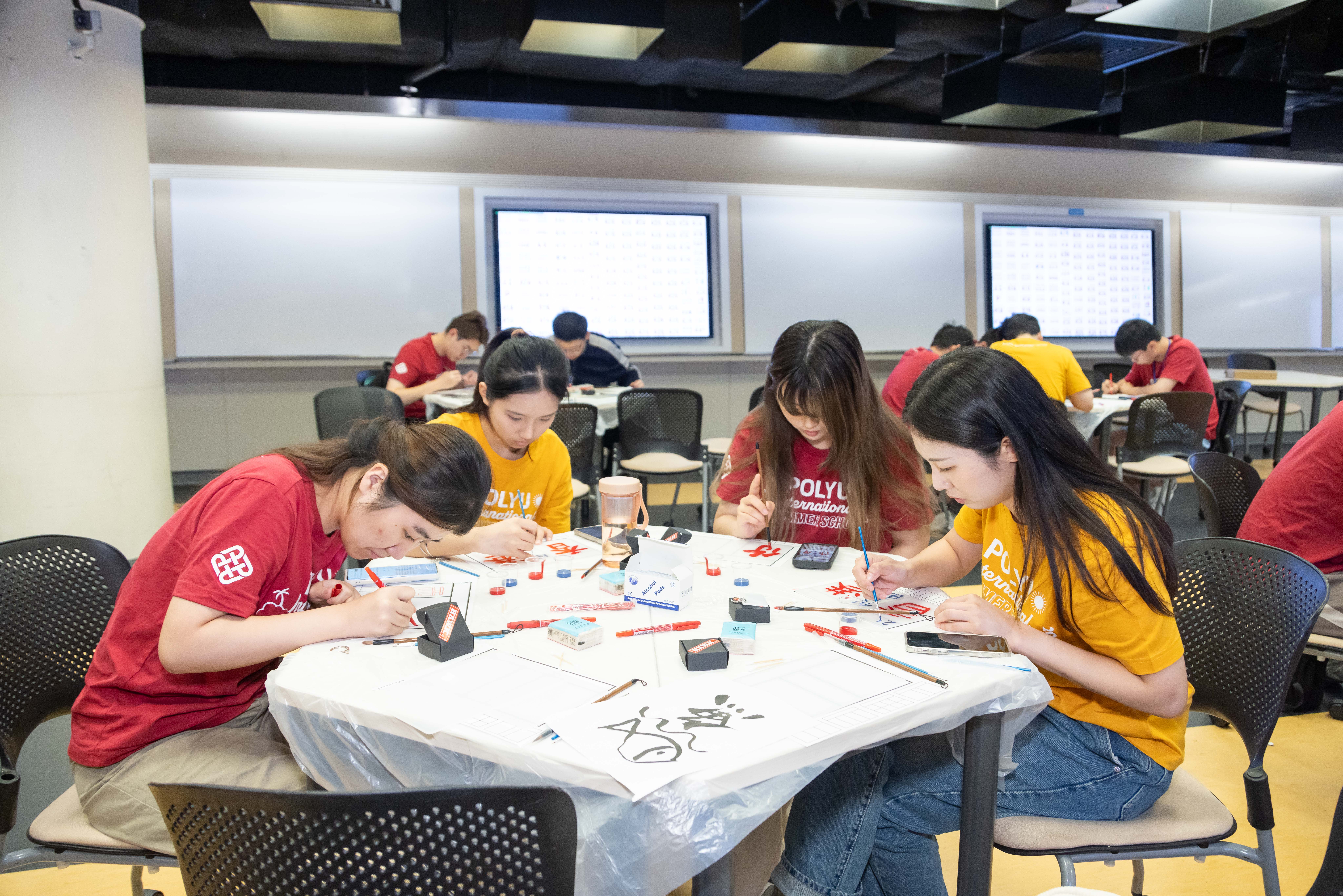 Minibus Sign Workshop | PolyU International Summer School