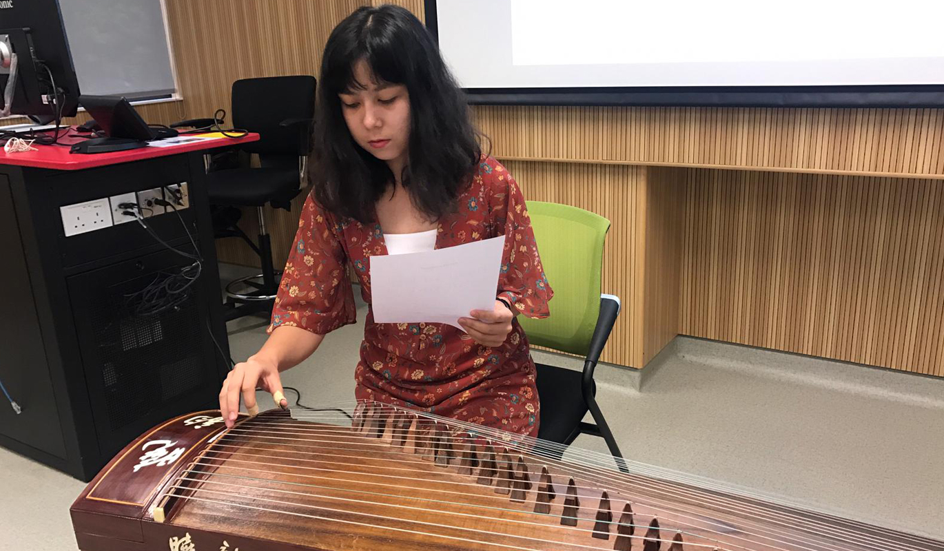 Tea-x-Zither-Performance-1_1370-x-800-px