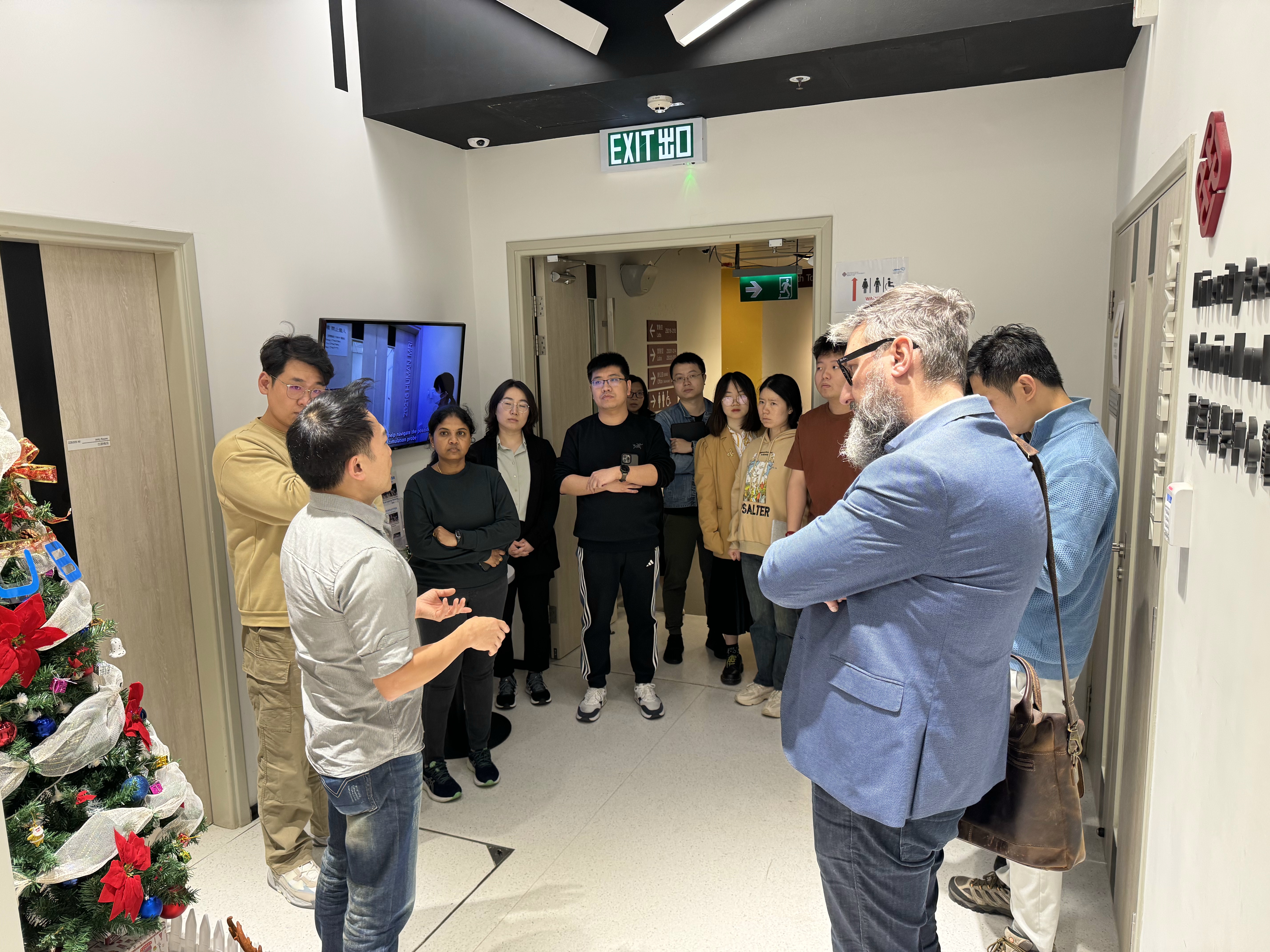 sel_20231208_055904703_iOS