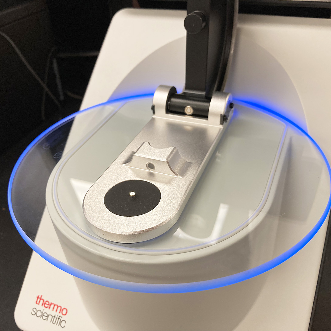 The Pedestal and Cuvette holder