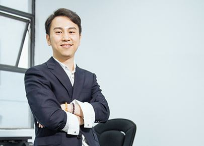 alumni_Luo-Weidong_810x580